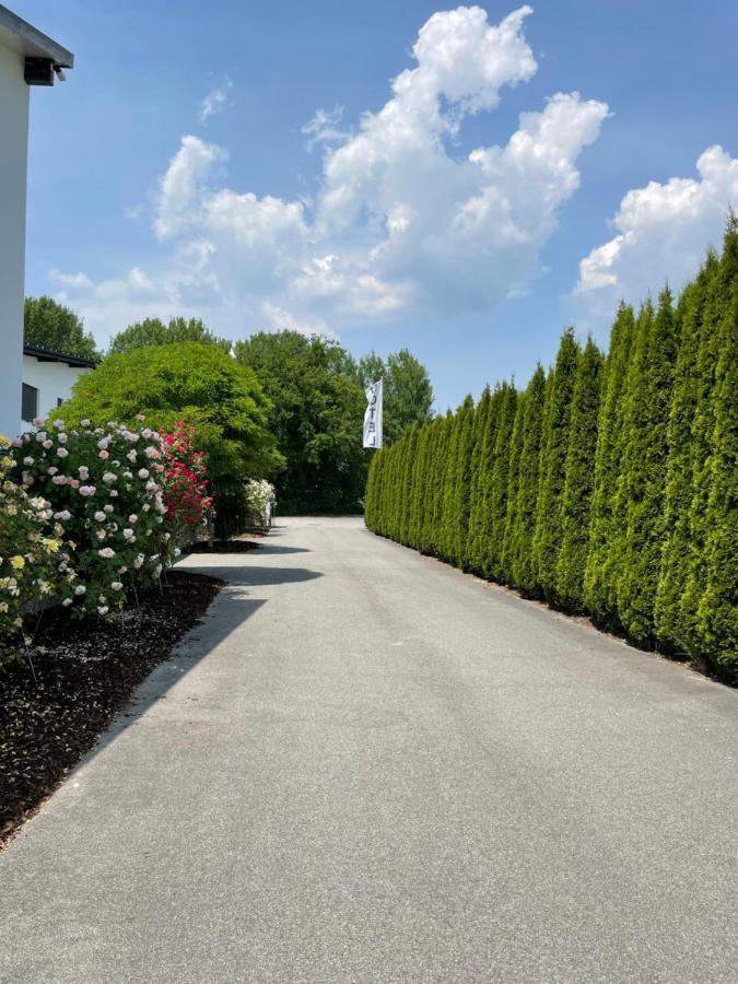 Aparthotel Nah Dran Dingolfing Buitenkant foto